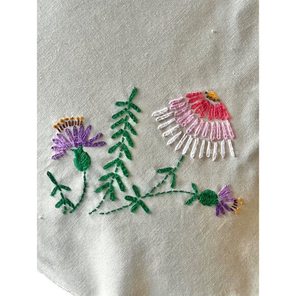 Hand Embroidered Round Tablecloth Floral 58.5” D. Pale Pink/Beige Taupe Hem VTG - Picture 5 of 12